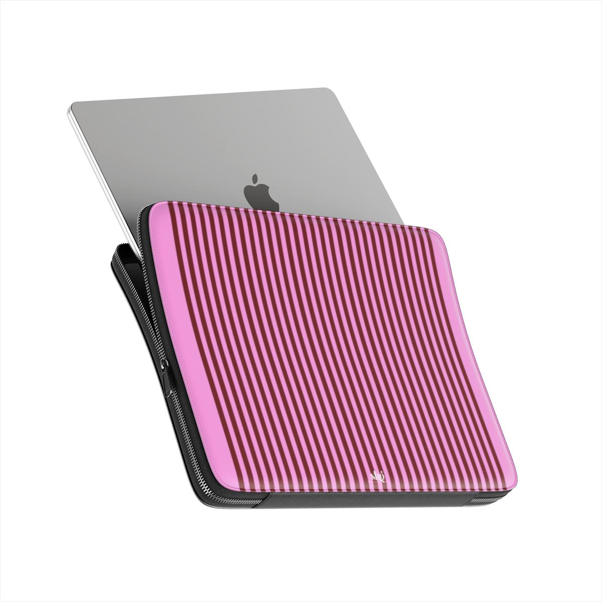 Heartbreaker Laptop Sleeve
