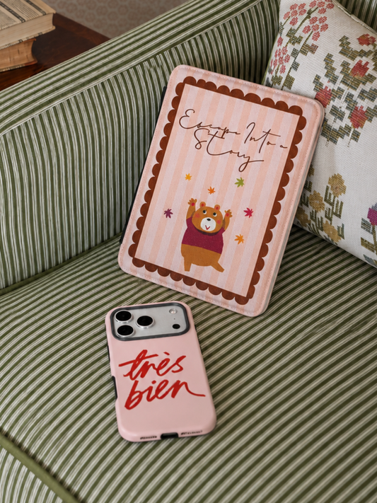 Très Bien Phone Case