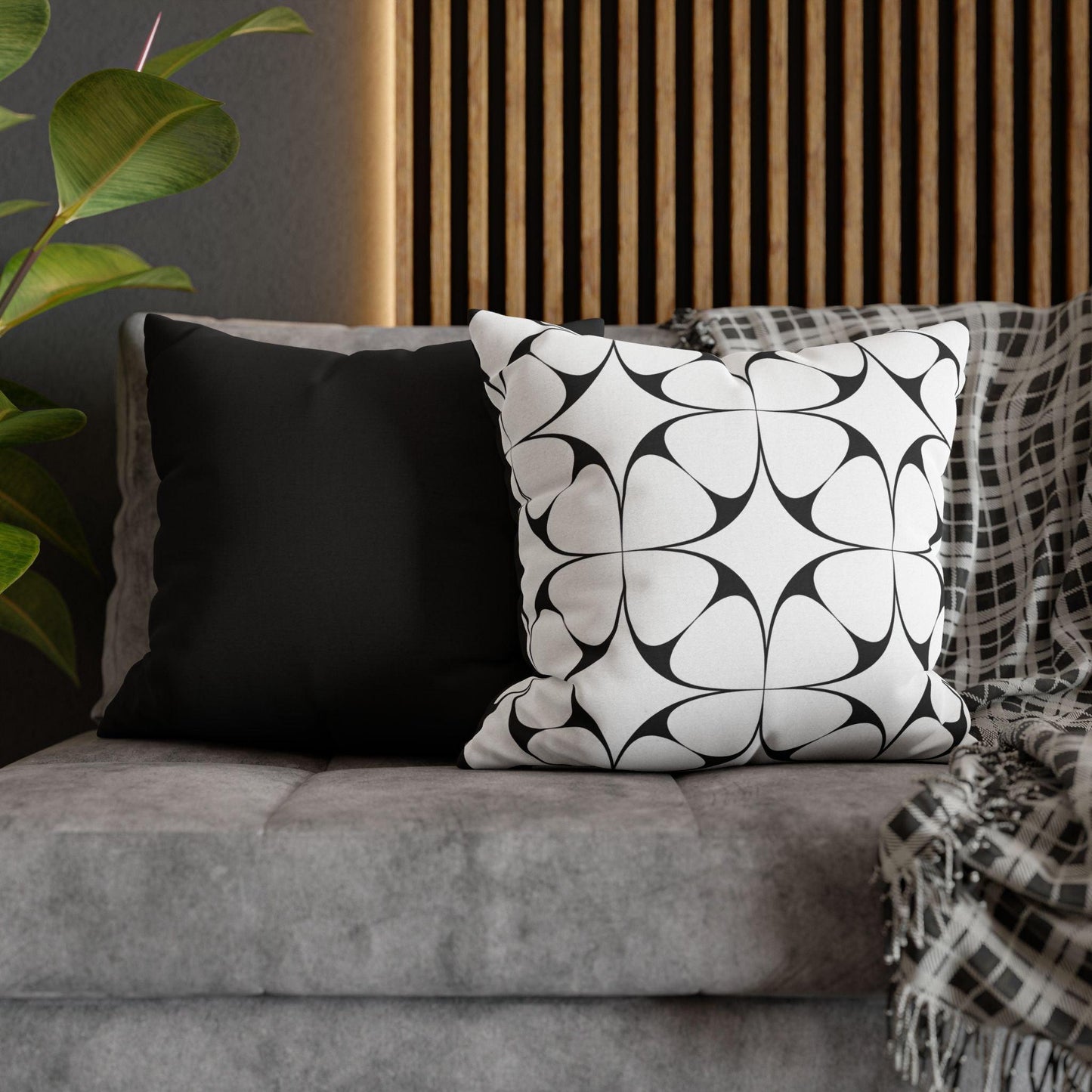 Opulent Symmetry Monochrome Pillowcase – Elevate Your Decor with Luxurious Black & White Style