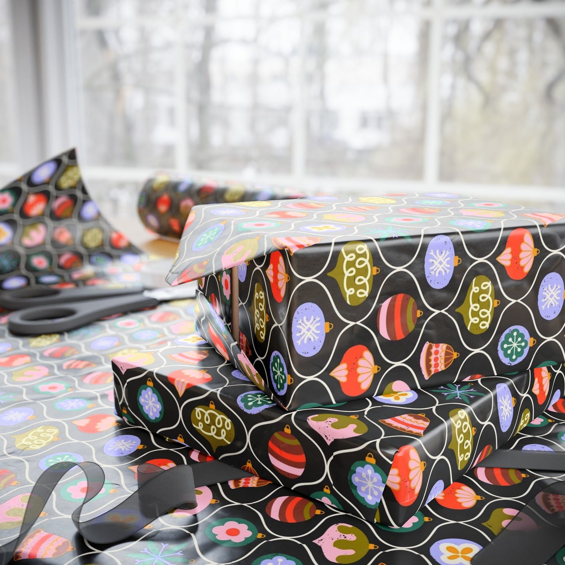 Festive Balls Holiday Gift Wrap - SmartHomeGoodies